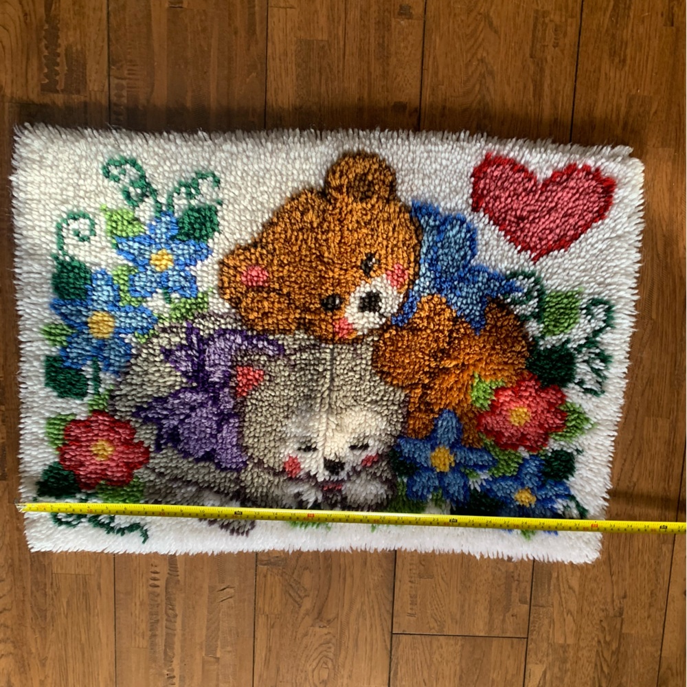 LATCH HOOKED TEDDY BEAR RUG  | With 2 Bear Design